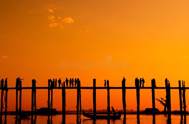 U Bein brug, Myanmar stock afbeelding U Bein brug, Myanmar stock afbeelding