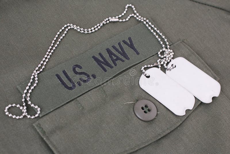 does the navy wear dog tags