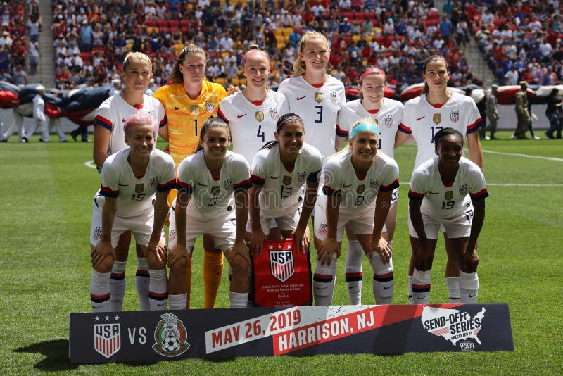 U S Women S National Soccer Team Line Up Before Friendly Game Against Mexico As Preparation For 19 Women S World Cup Editorial Photo Image Of Bull Lloyd