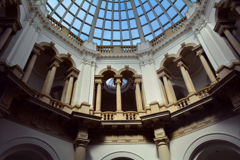 Uder la cupola di Tate Britain, Londra, Regno Unito fotografia stock Uder la cupola di Tate Britain, Londra, Regno Unito fotografia stock