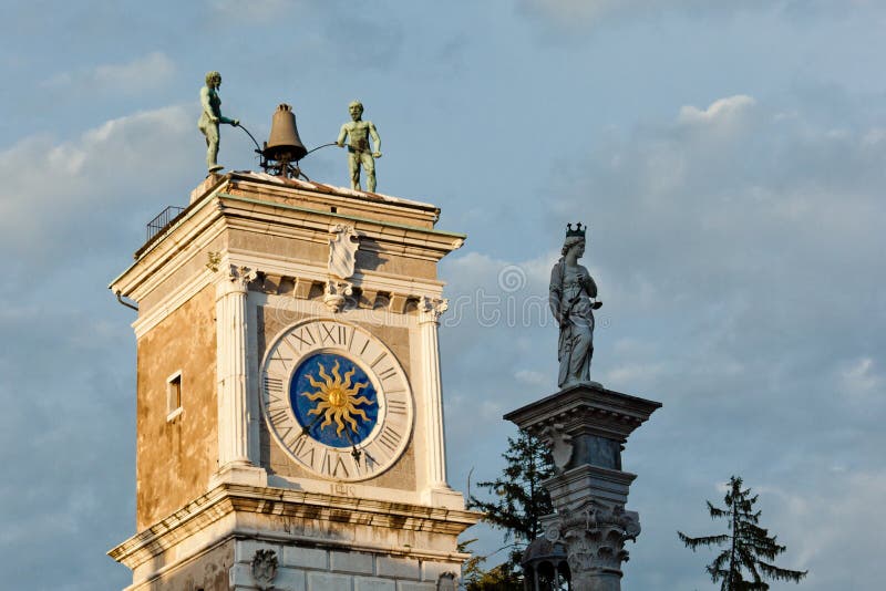 Udine, la torretta di orologio