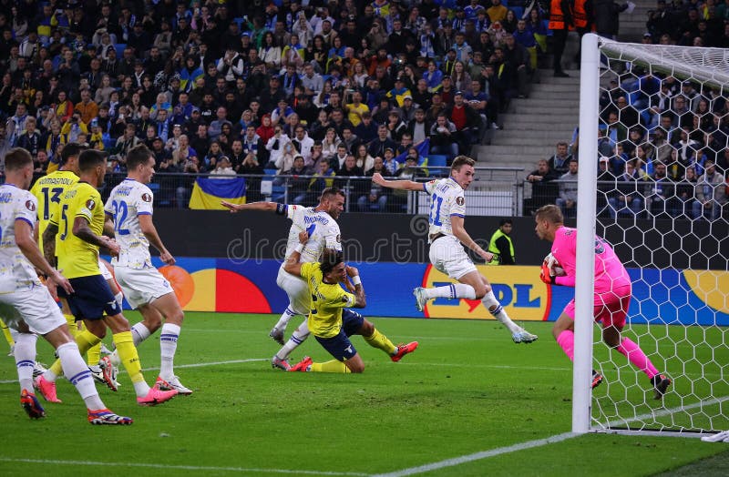 Uefa europa league : dynamo kyiv mot lazio hamburg germany royaltyfria foton