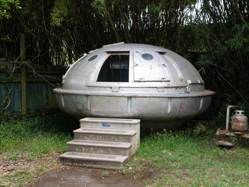 https://thumbs.dreamstime.com/b/ufo-flying-saucer-abita-mystery-house-ucm-museum-springs-louisiana-exterior-built-john-preble-270110981.jpg