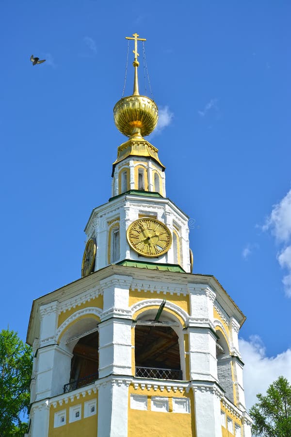 Uglich, Россия Часть колокольни XVIII века собора Transfiguration Зона Yaroslavl стоковые фотографии rf Uglich, Россия Часть колокольни XVIII века собора Transfiguration Зона Yaroslavl стоковые фотографии rf