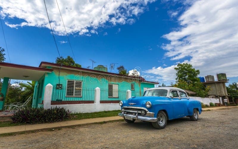 Uitstekende auto, Unesco, Vinales, Pinar del Rio Province, Cuba, de Antillen, de Caraïben, Midden-Amerika stock afbeeldingen Uitstekende auto, Unesco, Vinales, Pinar del Rio Province, Cuba, de Antillen, de Caraïben, Midden-Amerika stock afbeeldingen