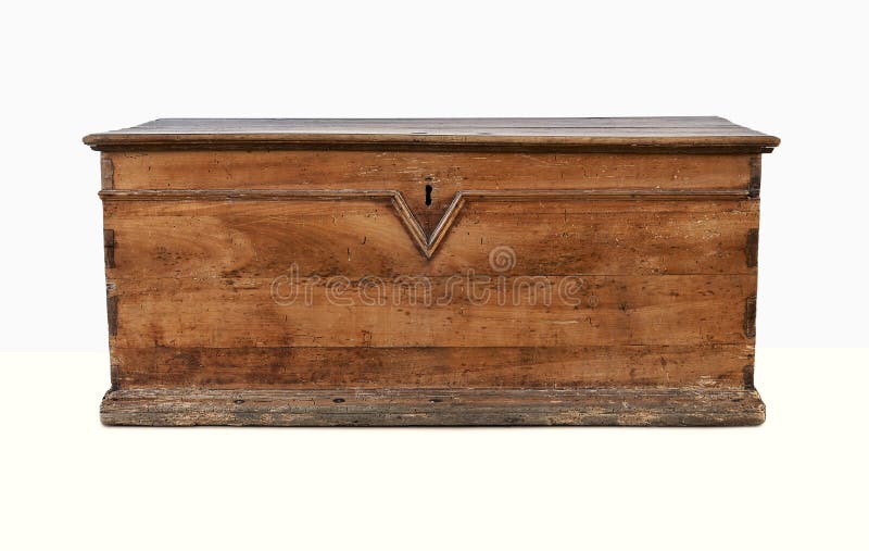 Uitstekende houten borst over wit stock foto Uitstekende houten borst over wit stock foto