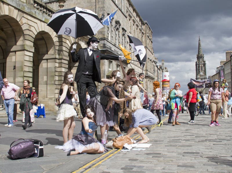 Uitvoerders bij het Festival van Edinburgh royalty-vrije stock foto's Uitvoerders bij het Festival van Edinburgh royalty-vrije stock foto's