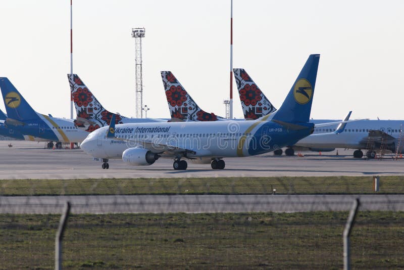 Ukraine International Airlines Boeing 737-800 samolot obrazy stock Ukraine International Airlines Boeing 737-800 samolot obrazy stock