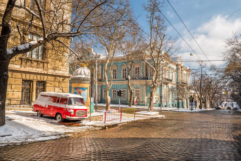 ukraine odessa Retro auto, oude historische gebouwen royalty-vrije stock fotografie ukraine odessa Retro auto, oude historische gebouwen royalty-vrije stock fotografie