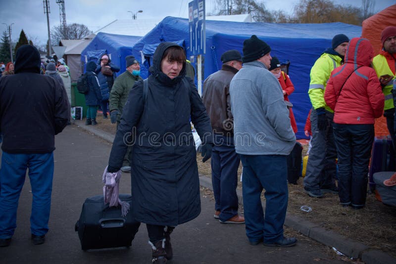 Ukrainian refugees looking for a means of transportation
