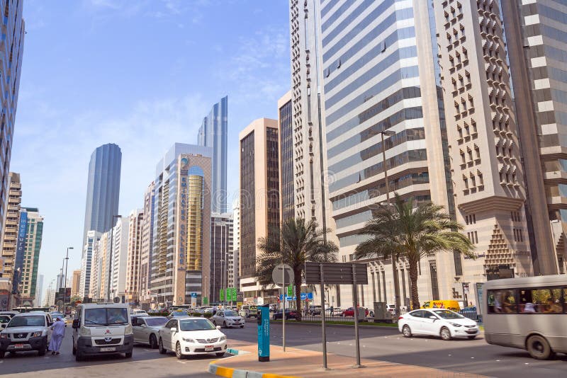 Ulicy Abu Dhabi, stolica Zjednoczone Emiraty Arabskie. zdjęcia stock Ulicy Abu Dhabi, stolica Zjednoczone Emiraty Arabskie. zdjęcia stock