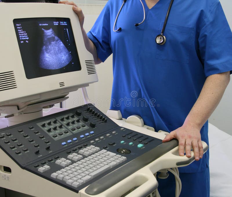 Download Ultraschalldoktor stockbild. Bild von ausrüstung, scanner - 9093183