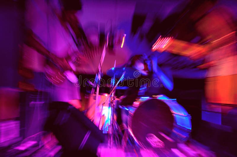 Ultraviolett musikplats med gigantiskt utseende Ultraviolett musikplats med gigantiskt utseende