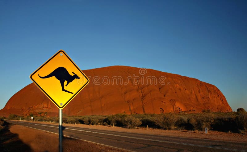 Uluru - Kata Tjuta Nationalpark lizenzfreie stockbilder Uluru - Kata Tjuta Nationalpark lizenzfreie stockbilder