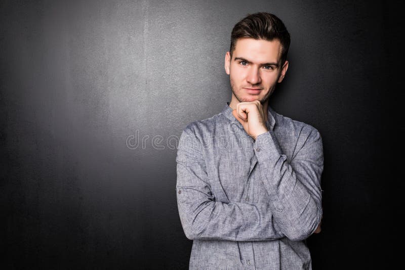 Retrato Detalhado De Um Homem Muito Triste, Deprimido, Sozinho,  Desapontado, Descansando O Rosto Em Mãos, Perfil Lateral Isolado Imagem de  Stock - Imagem de decepcionado, adulto: 135662853