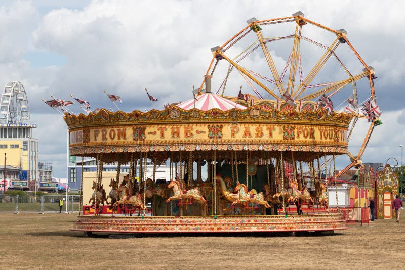 Bolo Carrossel de Balanços Disney! (Disney Swing Carousel …