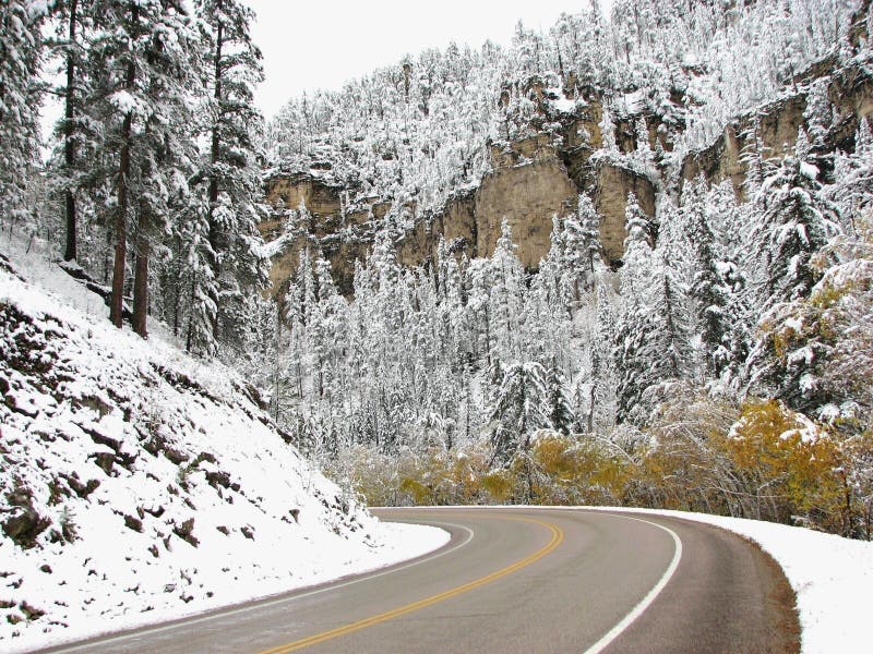 Um die Schlaufe - Winter-Landschaftspearfish-Schlucht stockbild Um die Schlaufe - Winter-Landschaftspearfish-Schlucht stockbild