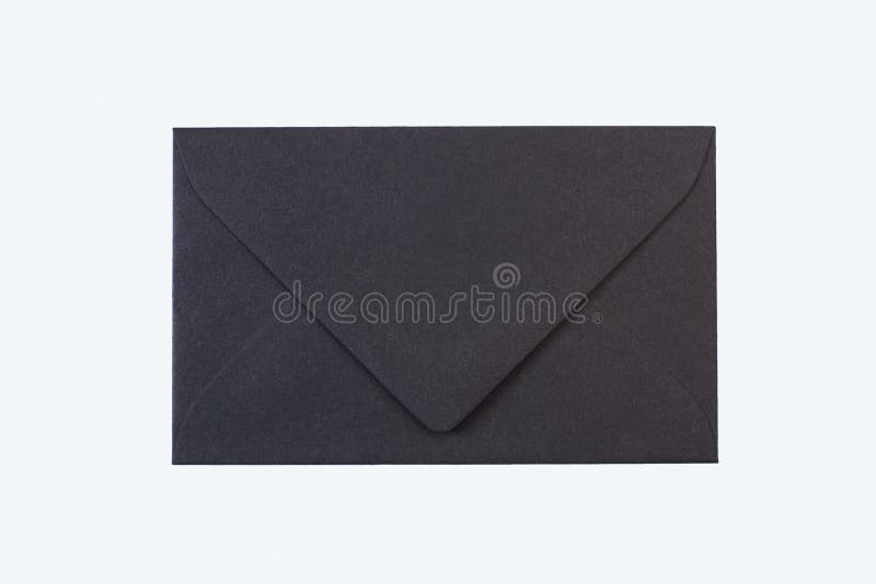 Um envelope preto próximo fotografia de stock