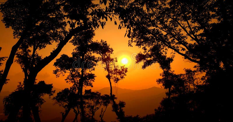 Um por do sol bonito imagens de stock royalty free Um por do sol bonito imagens de stock royalty free