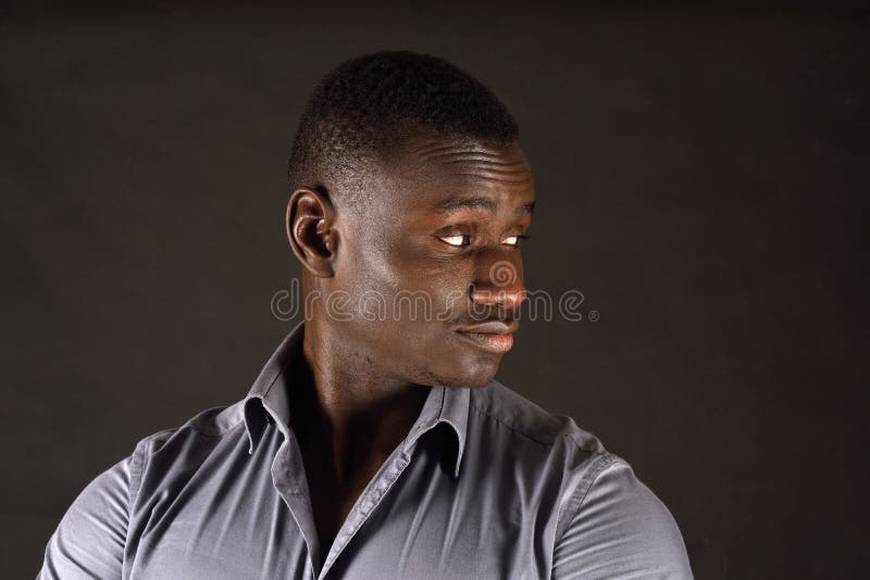 Um Retrato De Um Perfil De Um Homem Foto de Stock - Imagem de modelo