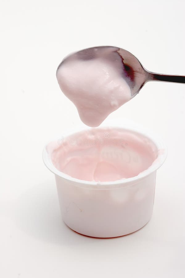 Download Um spoonful do yogurt foto de stock. Imagem de cor, gosto - 56366