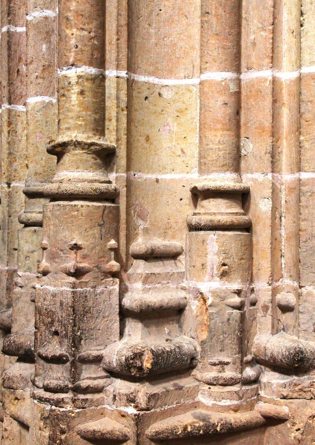Uma base de coluna gótico, de segovia imagens de stock Uma base de coluna gótico, de segovia imagens de stock
