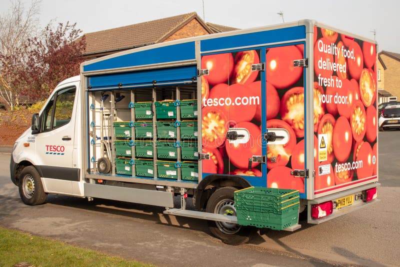 uma da frota nova de camionetes de entrega de Tesco em Beverley foto de stock uma da frota nova de camionetes de entrega de Tesco em Beverley foto de stock