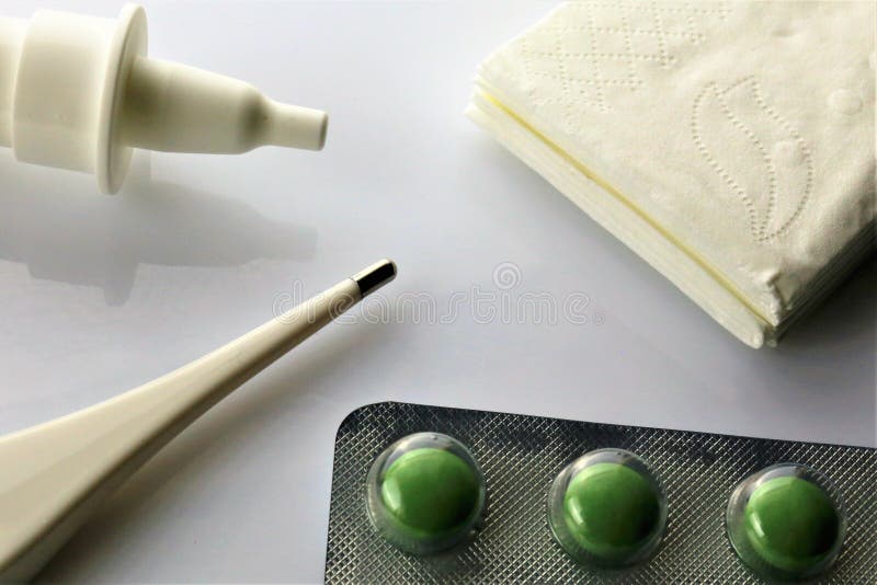 Uma imagem do conceito da medicina, gripe, comprimidos, saúde fotografia de stock royalty free Uma imagem do conceito da medicina, gripe, comprimidos, saúde fotografia de stock royalty free