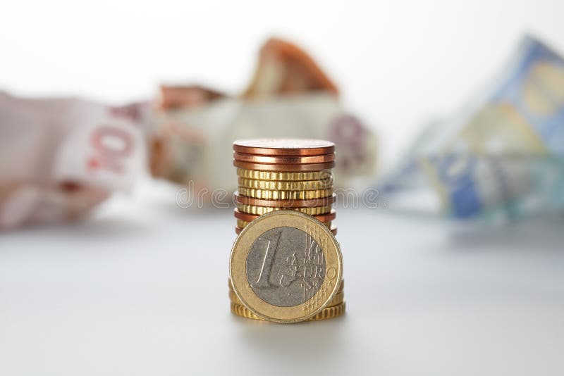 Uma pilha de euro- moedas imagens de stock Uma pilha de euro- moedas imagens de stock