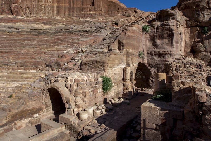 Uma Seção De Um Muro De Pedra Antiga Em Ollantaytambo Em Peru. Foto de  Stock - Imagem de artesanato, arquitetura: 266757124