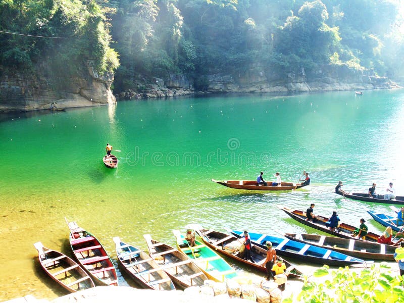 Here goes the most colourful picture of Meghalaya. - at the Dawki river .  Absolutely sublime beauty ,this river… | Crystal clear water, Sublime  beauty, Water bodies