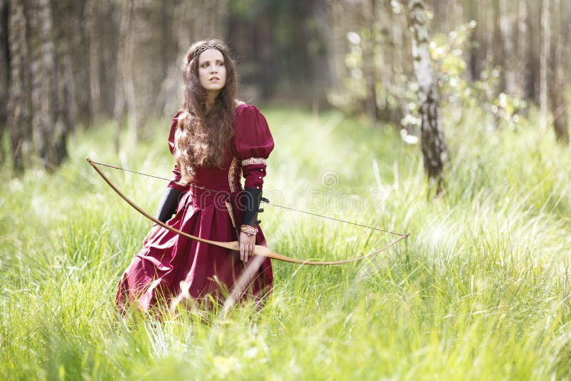 Un arquero elfo con arco imagen de archivo libre de regalías