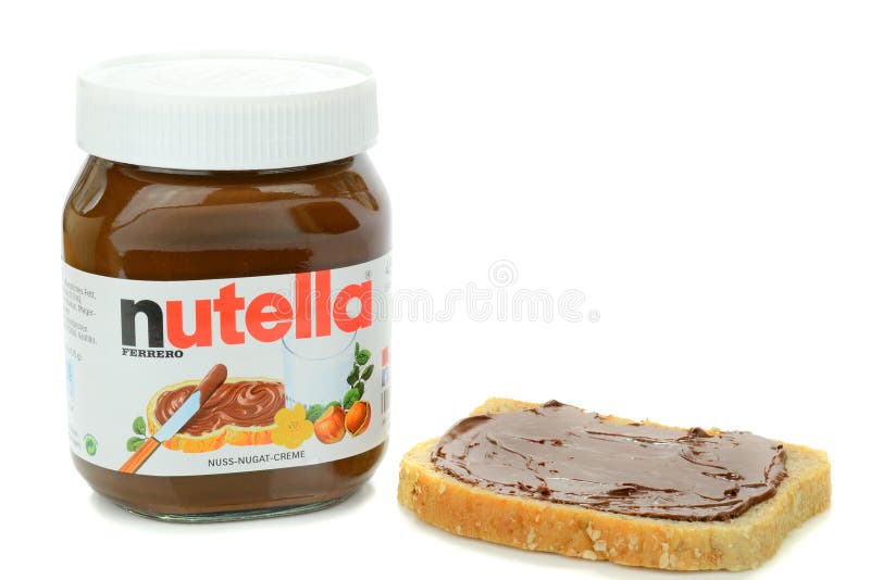 Un Barattolo Della Diffusione E Del Pane Del Cioccolato Di Nutella Fotografia Editoriale - Foto 4