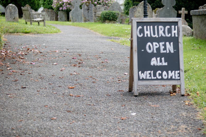 Un cadre pour une église ouverte photos stock