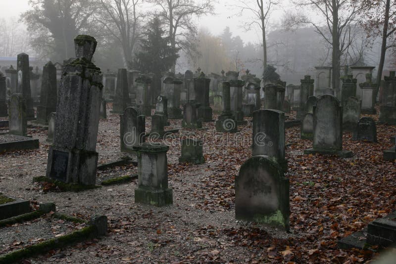 Un cimetière photos libres de droits Un cimetière photos libres de droits