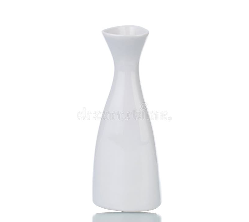 Un closeuse de vase de fleurs en céramique isolé sur fond blanc. images libres de droits