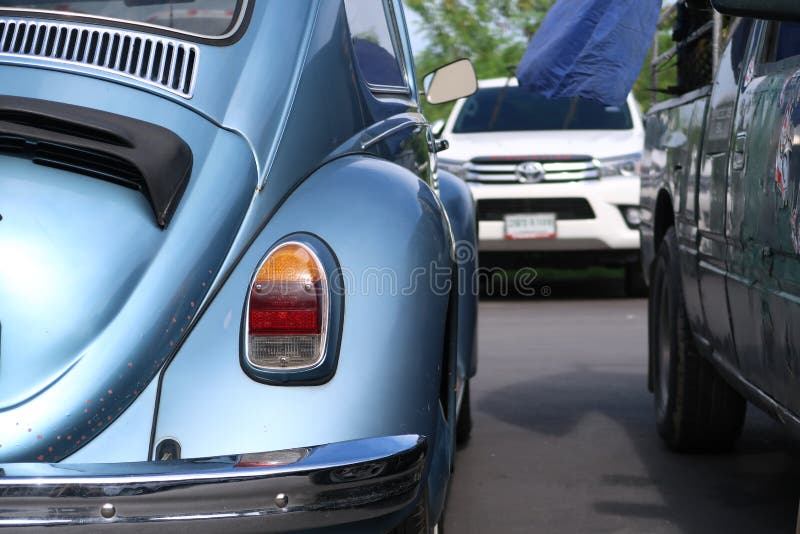 Un coche clásico, azul de Volkswagen Beetle imagen de archivo Un coche clásico, azul de Volkswagen Beetle imagen de archivo