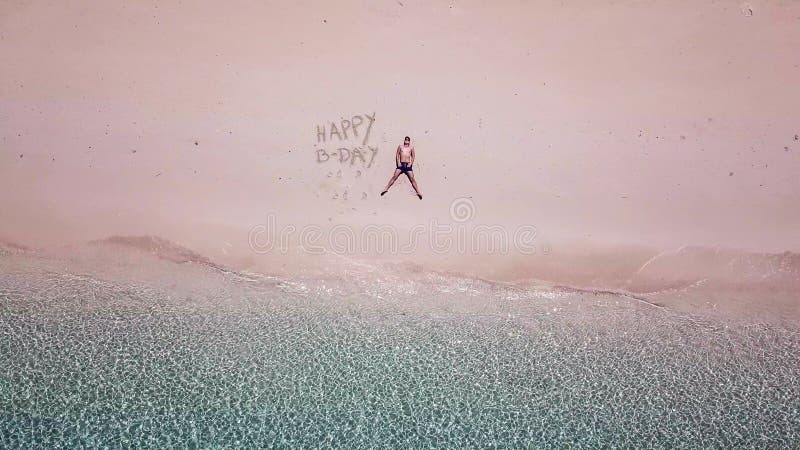 2 Signe De Plage De Joyeux Anniversaire Photos Libres De Droits Et Gratuites De Dreamstime