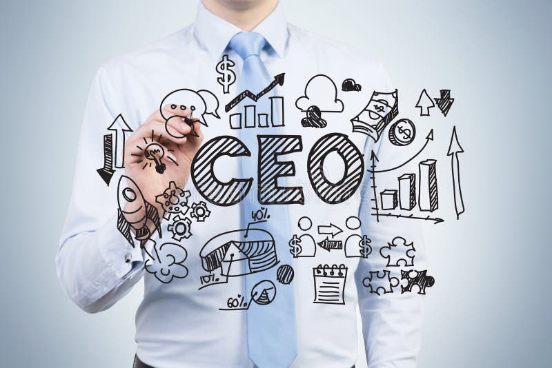 Un employé ambitieux trace un diagramme de gouvernement corporatif sur l'écran en verre UN Président est dans une pièce de noyau image stock Un employé ambitieux trace un diagramme de gouvernement corporatif sur l'écran en verre UN Président est dans une pièce de noyau image stock