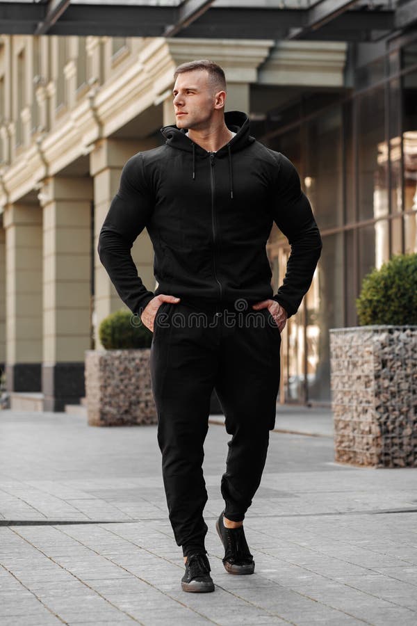 Hombre Musculoso Con Bolsa Deportiva Gimnasio Atlético Hombre