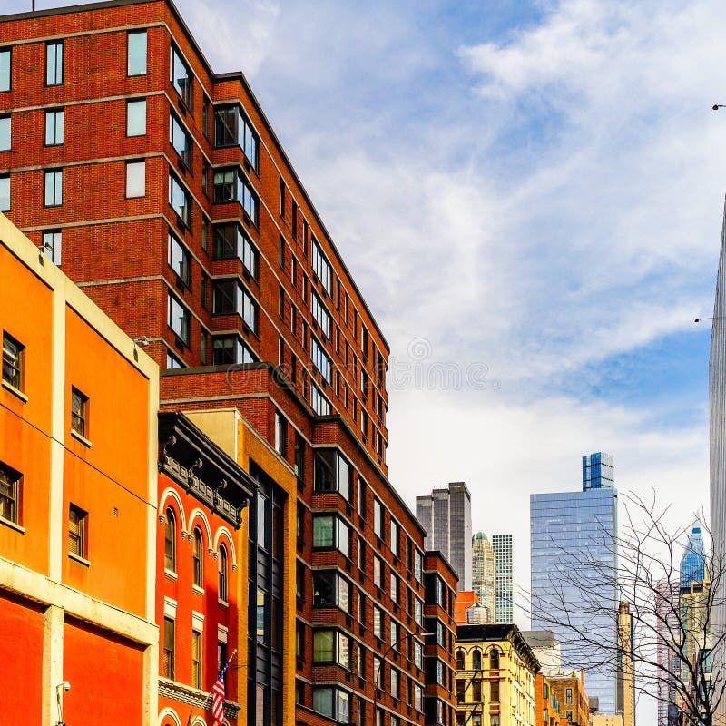 Un immeuble faisant le coin de maison de grès à Manhattan, New York City image stock Un immeuble faisant le coin de maison de grès à Manhattan, New York City image stock