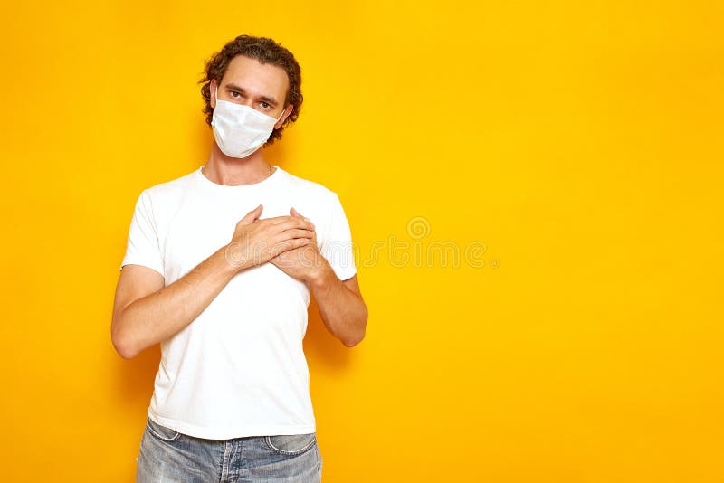 internacional No puedo leer ni escribir Accesible Un Joven Vestido Con Ropa Informal, Camiseta Blanca Y Máscara Médica Se Dobló Las Manos Sobre Su Corazón En Señal De Gratitud Imagen de archivo - Imagen de medicina, sleeveless: 227720407 internacional No puedo leer ni escribir Accesible Un Joven Vestido Con Ropa Informal, Camiseta Blanca Y Máscara Médica Se Dobló Las Manos Sobre Su Corazón En Señal De Gratitud Imagen de archivo - Imagen de medicina, sleeveless: 227720407
