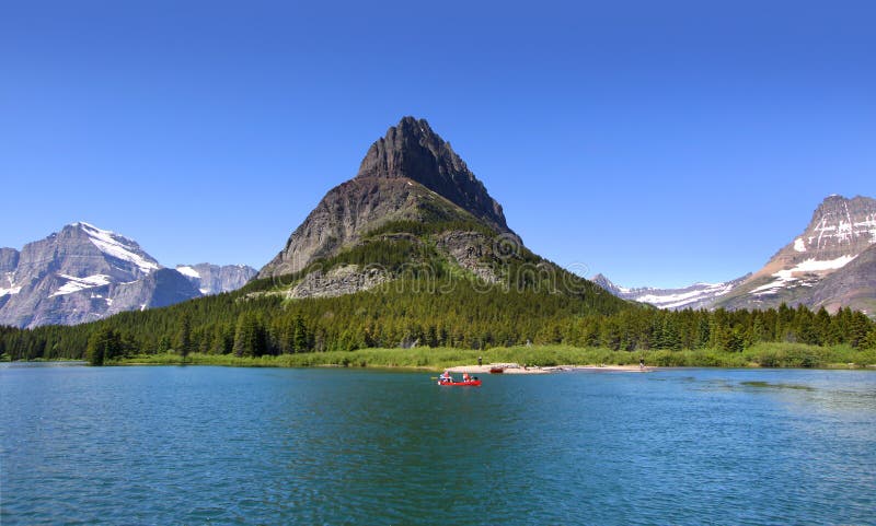 Un lago delle due medicine immagine stock libera da diritti Un lago delle due medicine immagine stock libera da diritti
