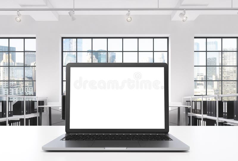 Un lieu de travail dans un bureau moderne lumineux de l'espace ouvert de grenier Un bureau fonctionnant est équipé d'un ordinateu illustration libre de droits Un lieu de travail dans un bureau moderne lumineux de l'espace ouvert de grenier Un bureau fonctionnant est équipé d'un ordinateu illustration libre de droits