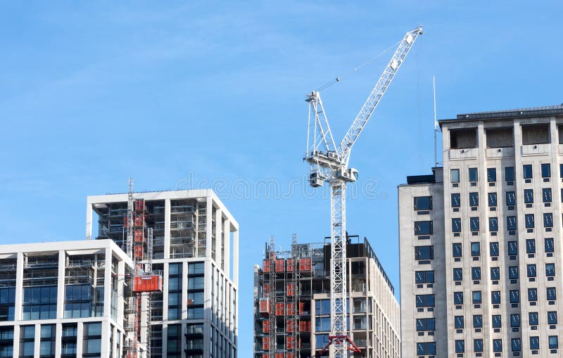 Un nouveau bâtiment en construction à Londres sur Februari 22, 2019 images libres de droits Un nouveau bâtiment en construction à Londres sur Februari 22, 2019 images libres de droits
