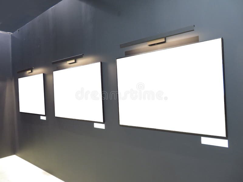 Un pasillo oscuro en la plantilla de la galería de arte fotos de archivo libres de regalías Un pasillo oscuro en la plantilla de la galería de arte fotos de archivo libres de regalías