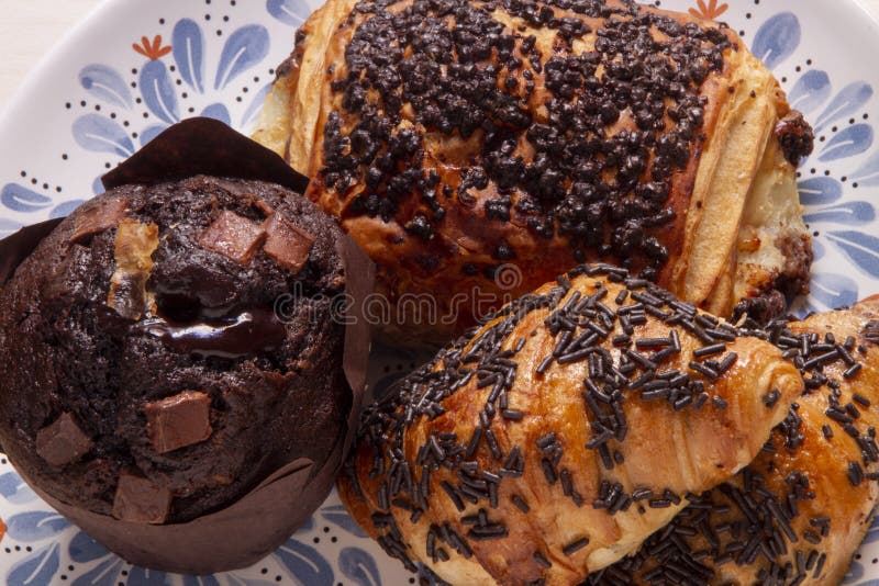 Un poco de pasteles del chocolate dulce imágenes de archivo libres de regalías Un poco de pasteles del chocolate dulce imágenes de archivo libres de regalías