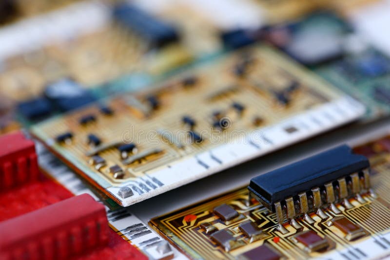 Un servizio di riparazione del computer degli impiegati fotografie stock libere da diritti