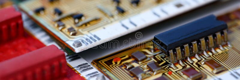 Un servizio di riparazione del computer degli impiegati immagini stock