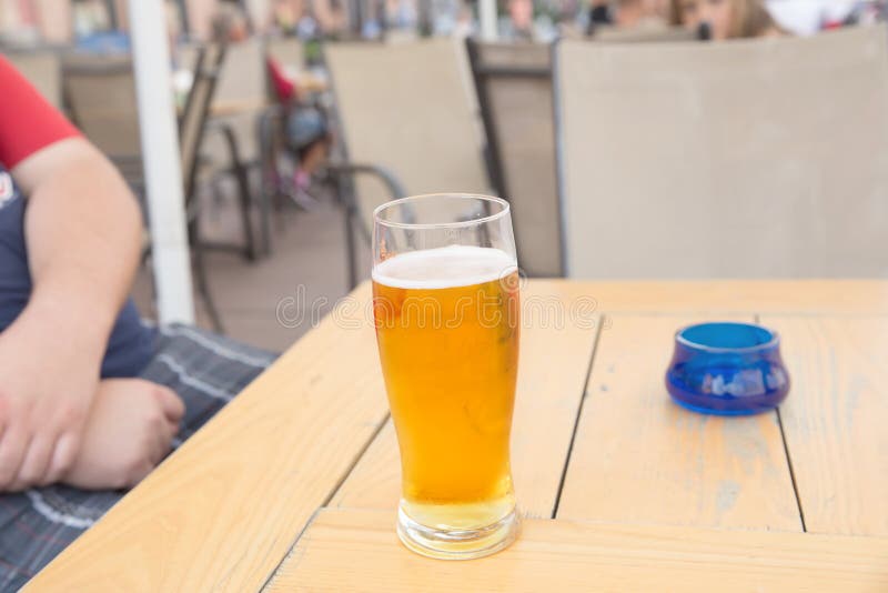 Un verre de bière photos stock Un verre de bière photos stock